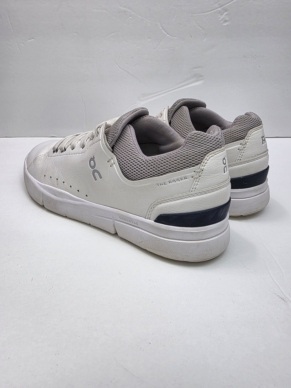 On Cloud The Roger Advantage White on White Sneaker Women's Size 8